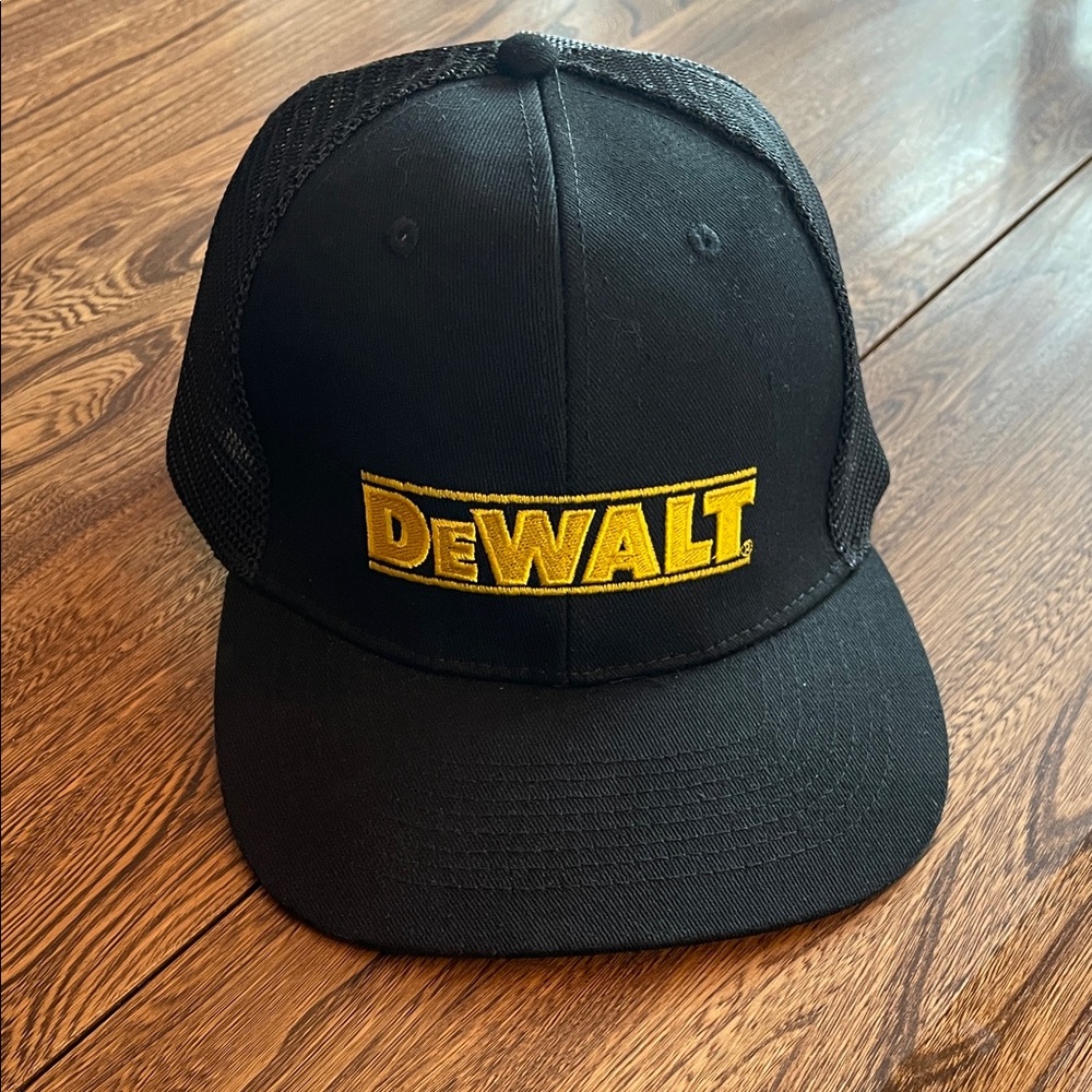 DEWALT black and yellow adjustable trucker hat